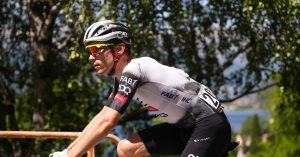 Giro (E18) : Ayuso abandonne après une piqûre à l'oeil